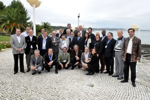 Entre os jornalistas participantes do fórum em Oeiras, Lisboa, está o editor do Mundo Lusíada, Odair Sene.