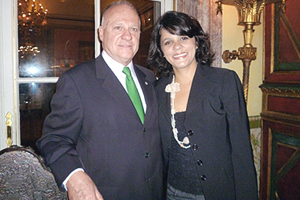 O presidente da Câmara Portuguesa do Rio, Paulo Elisio de Souza, com a historiadora Renata Santos. Foto: Ígor Lopes.