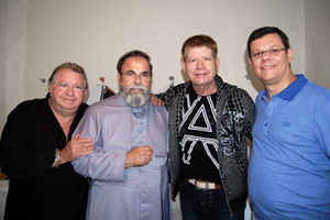 José de Sá, Pe. Antônio Maria, Roberto Leal, e o presidente da Casa de Portugal ABC, Paulo Freitas.