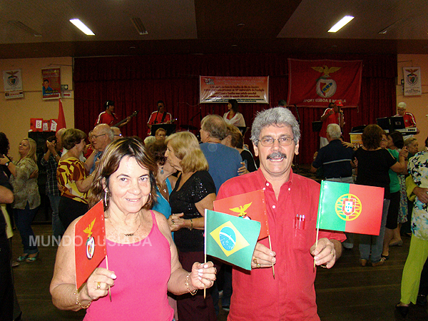 Vanda Rocha e José Queiroga, vice e presidente da Casa do Benfica do Rio. Foto Igor Lopes