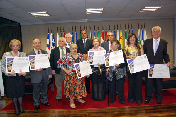 Maria Fernanda Pinto (D. Fernanda Poveiros), Antônio Eugênio Moreira Cabral, José Augusto Gomes de Freitas,Mario Augusto Teixeira, Maria Luisa Cardoso Cinta, Felicidade da Conceição Bastos (D. Felicidade), Maria dos Anjos Abrantes Marques de Oliveira, Maria Inês Botelho, Paulo Roberto Esteves,  Dora Emília Moreno de Lara, Alexandre de Figueiredo Freitas, Antonio Ramos Esteves (Toninho das Flores), foram os homenageados.