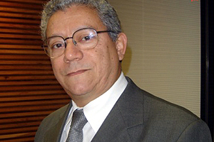 Prof. Eduardo Marques.