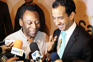 Pelé, e o prefeito de Santos, Paulo Alexandre Barbosa. Foto: Divulgação