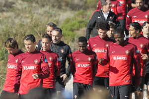 Jogadores da Seleção portuguesa chegam para treino em Óbidos, centro de Portugal, 13 Novembro. PAULO CUNHA / LUSA