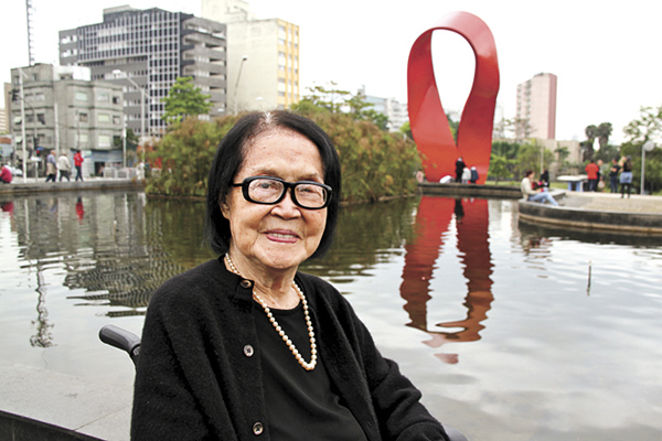 Tomie Ohtake em Monumento ao Trabalhador, Santo André. Foto Denise Andrade