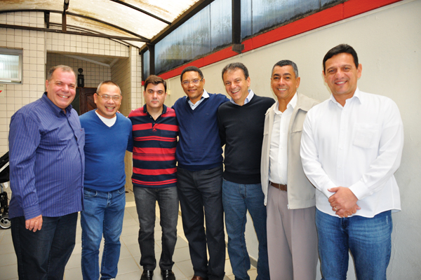 Presidente Armindo Faria, vereador Sadao Nakai, vereador Murilo Barletta, Alexandre Antunes, José Camelo, vereador Sergio Santana, e José Augusto do Rosário.