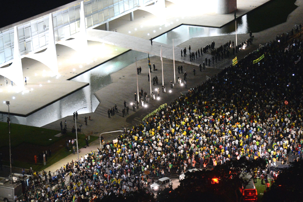 Brasília na noite de 16 de março. Foto Agencia Brasil