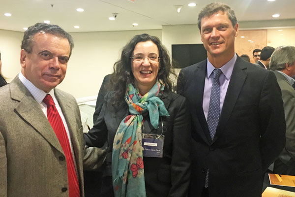 Antonio de Almeida e Silva, Presidente do Conselho da Comunidade Luso-Brasileira de São Paulo (CCLB), Carla Silva e Ricardo Lacaz Martins.