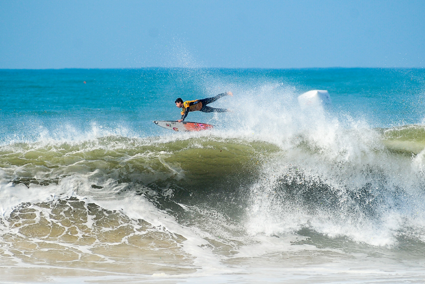 Provas de surf em Peniche e Nazaré geram receitas de 23 milhões de euros