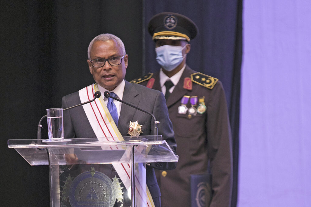 José Maria Pereira Neves, intervém durante a cerimónia da sua tomada de posse no Salão Nobre “Abílio Duarte”, Assembleia Nacional de Cabo Verde, 9 de novembro. ELTON MONTEIRO/LUSA